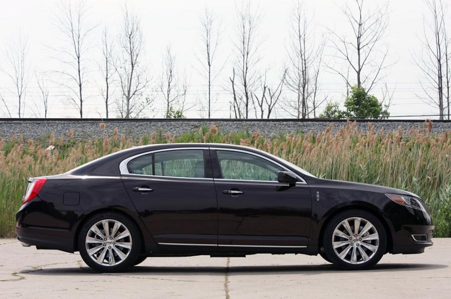  Lincoln MKS EcoBoost 2013 года  (фото 9 из 42)